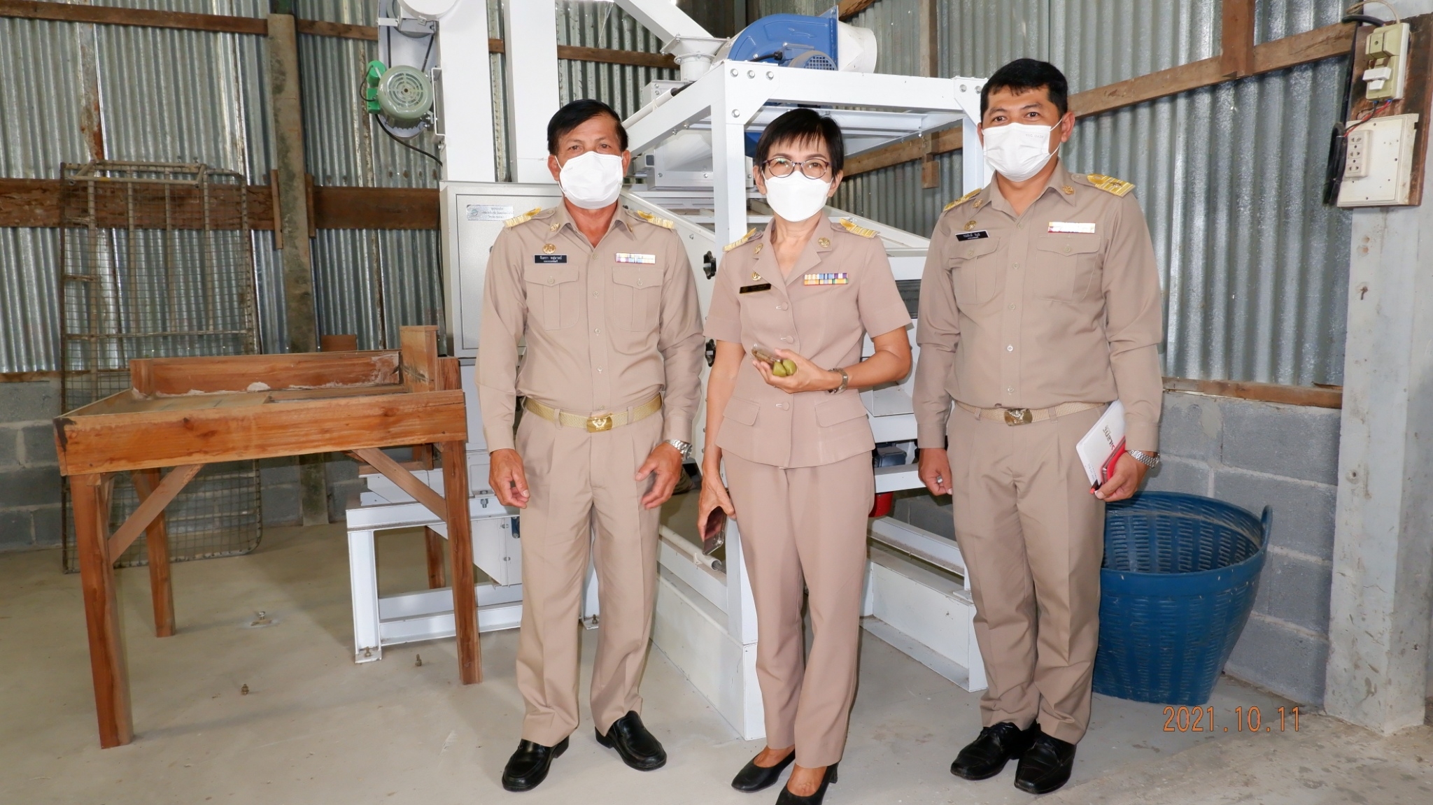 คณะผู้บริหารร่วมต้อนรับกรรมการประเมิณพันธ์ข้าว กลุ่มนาแปลงใหญ่