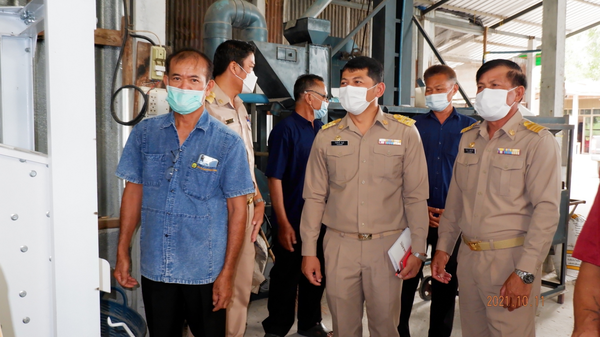 คณะผู้บริหารร่วมต้อนรับกรรมการประเมิณพันธ์ข้าว กลุ่มนาแปลงใหญ่