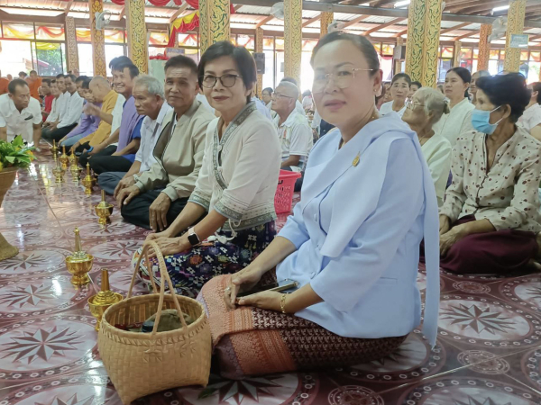 นายกเทศมนตรีตำบลบัวงาม พร้อมคณะผู้บริหาร สมาชิกสภาเทศบาล และพนักงานเทศบาล ร่วมทำบุญโรงทานในงานบุญสังฆทาน  ณ วัดจันทร์ทุมมาวาส ตำบลบัวงาม อำเภอเดชอุดม จังหวัดอุบลราชธานี